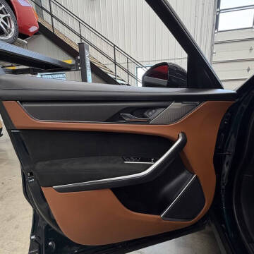 2025 Jaguar F-PACE SVR 575 EDITION