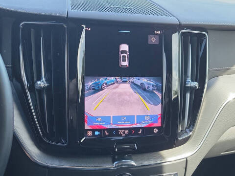 2022 Volvo XC60 B5 R-Design