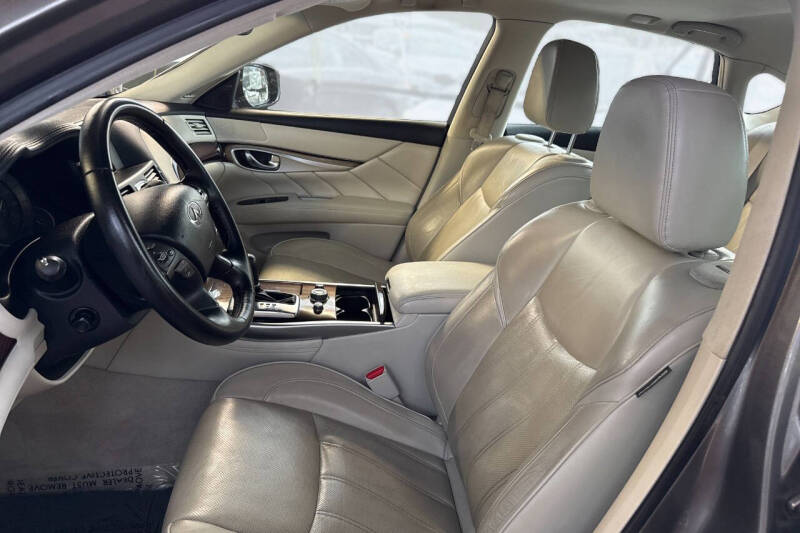 2015 Infiniti Q70 3.7