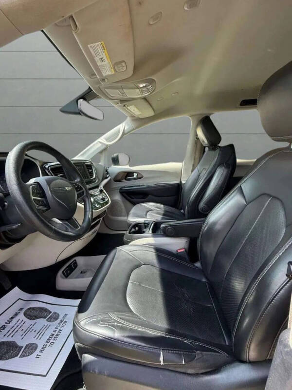 2020 Chrysler Voyager LXi