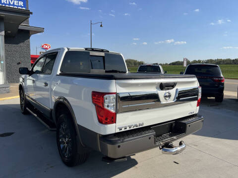 2017 Nissan Titan Platinum Reserve