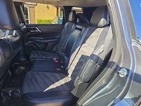 2024 Mitsubishi Outlander SE