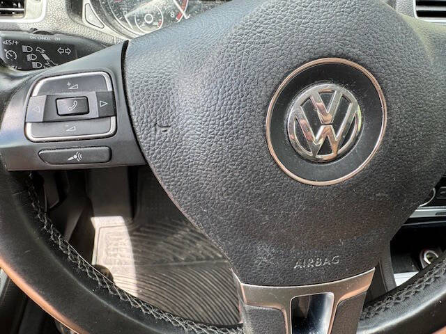 2012 Volkswagen Passat SE photo 38