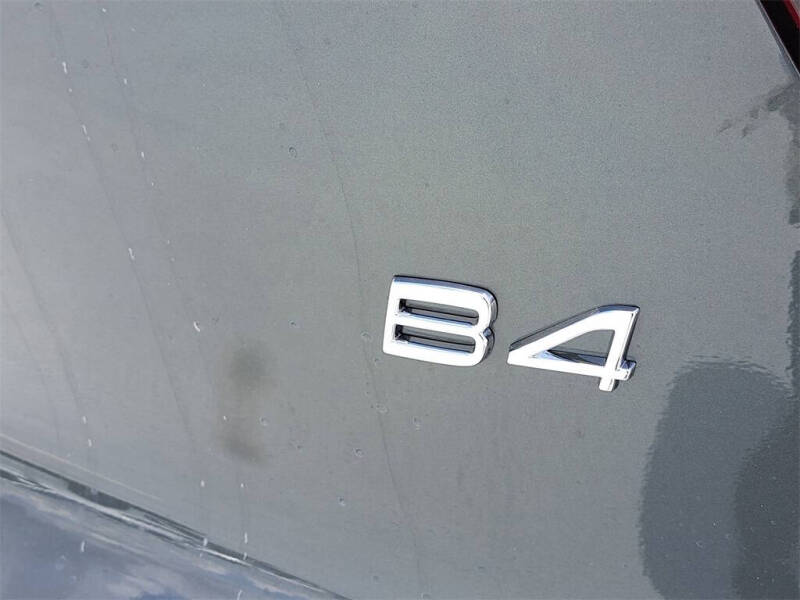 2026 Volvo XC40 B4 Core