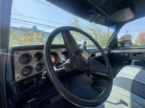 1987 Chevrolet R/V 20 Series R20 Silverado