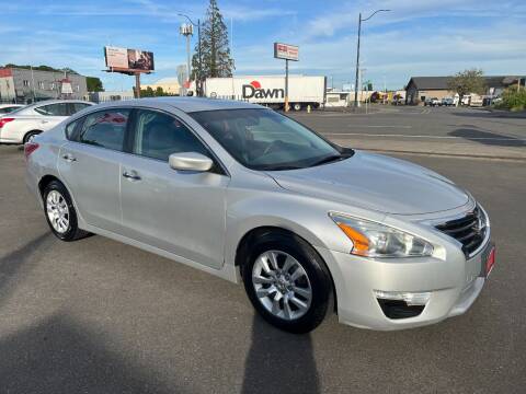 2013 Nissan Altima for sale at Sinaloa Auto Sales in Salem OR