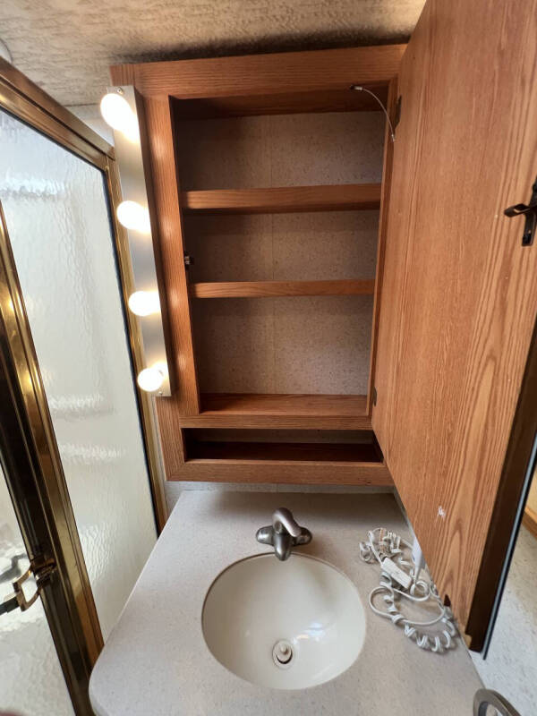 2001 Winnebago Journey 36L