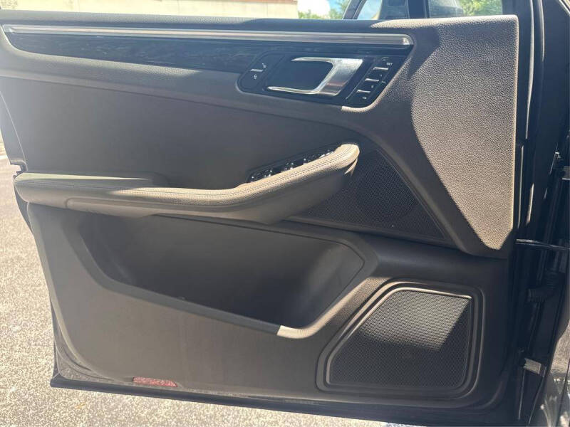 2016 Porsche Macan S