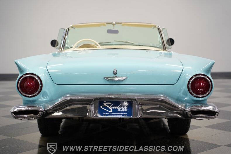 1957 Ford Thunderbird