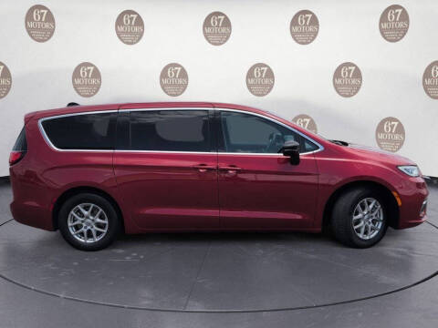 2025 Chrysler Pacifica Select