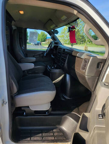 2023 Chevrolet Express 2500