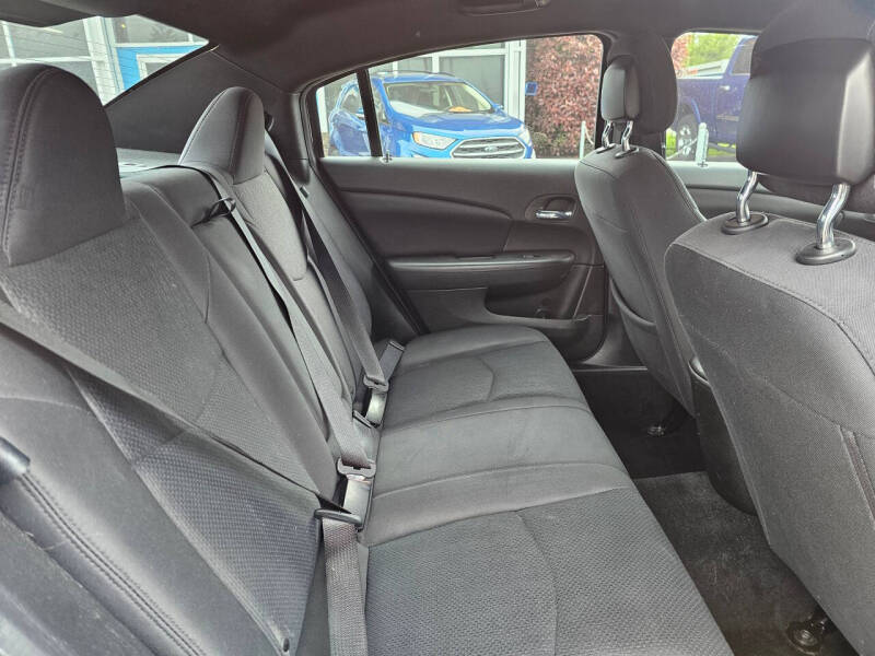 2013 Chrysler 200 LX