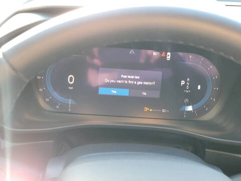 2024 Volvo XC40 B5 Plus Dark Theme