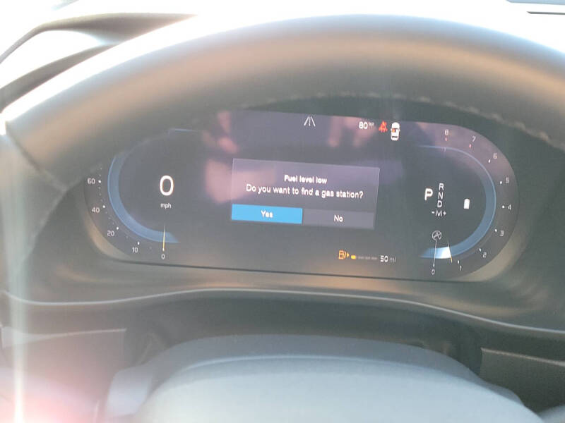 2024 Volvo XC40 B5 Plus Dark Theme