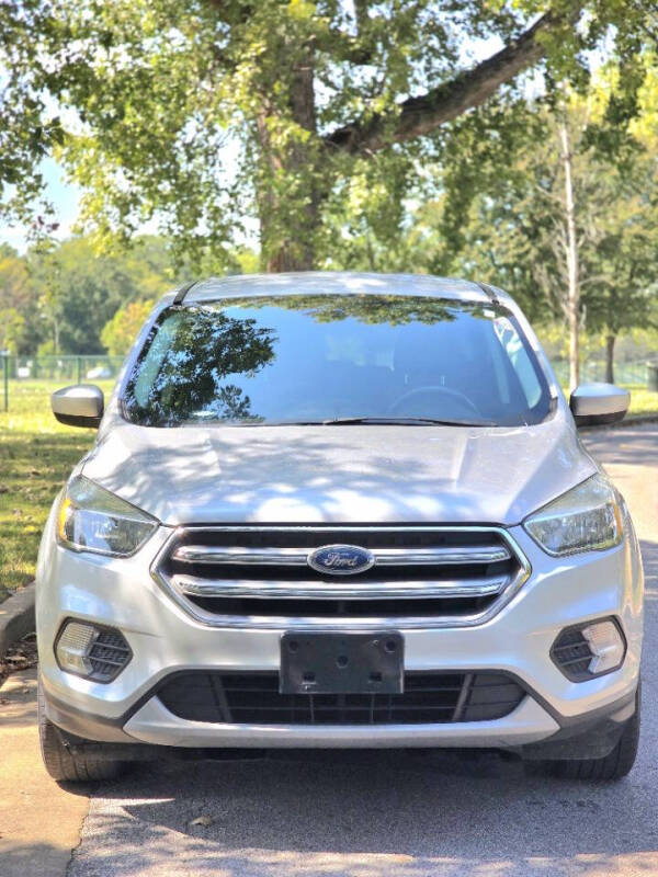 2017 Ford Escape SE photo 2