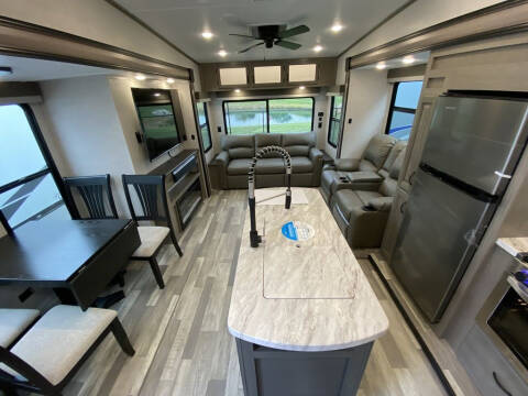 Coachmen RV Chaparral Image