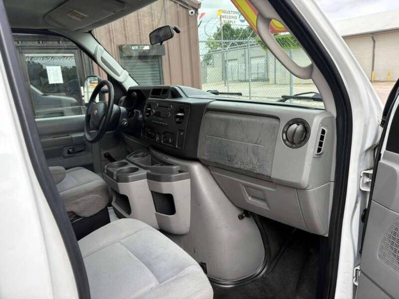 2011 Ford E-Series E-150