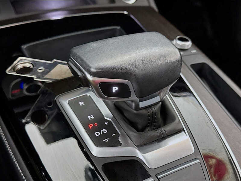 2023 Audi Q5 quattro Premium Plus 40 TFSI