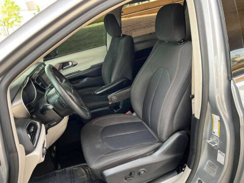 2020 Chrysler Pacifica Touring
