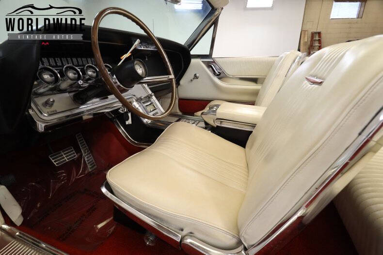 1964 Ford Thunderbird