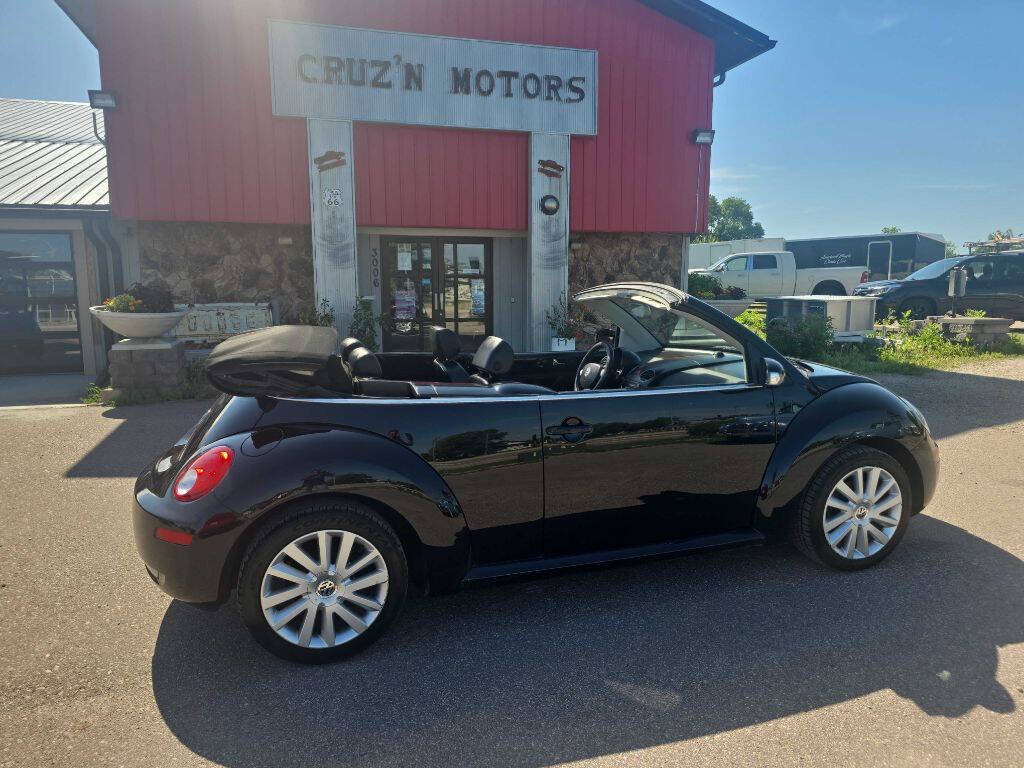 2008 Volkswagen New Beetle Convertible 23