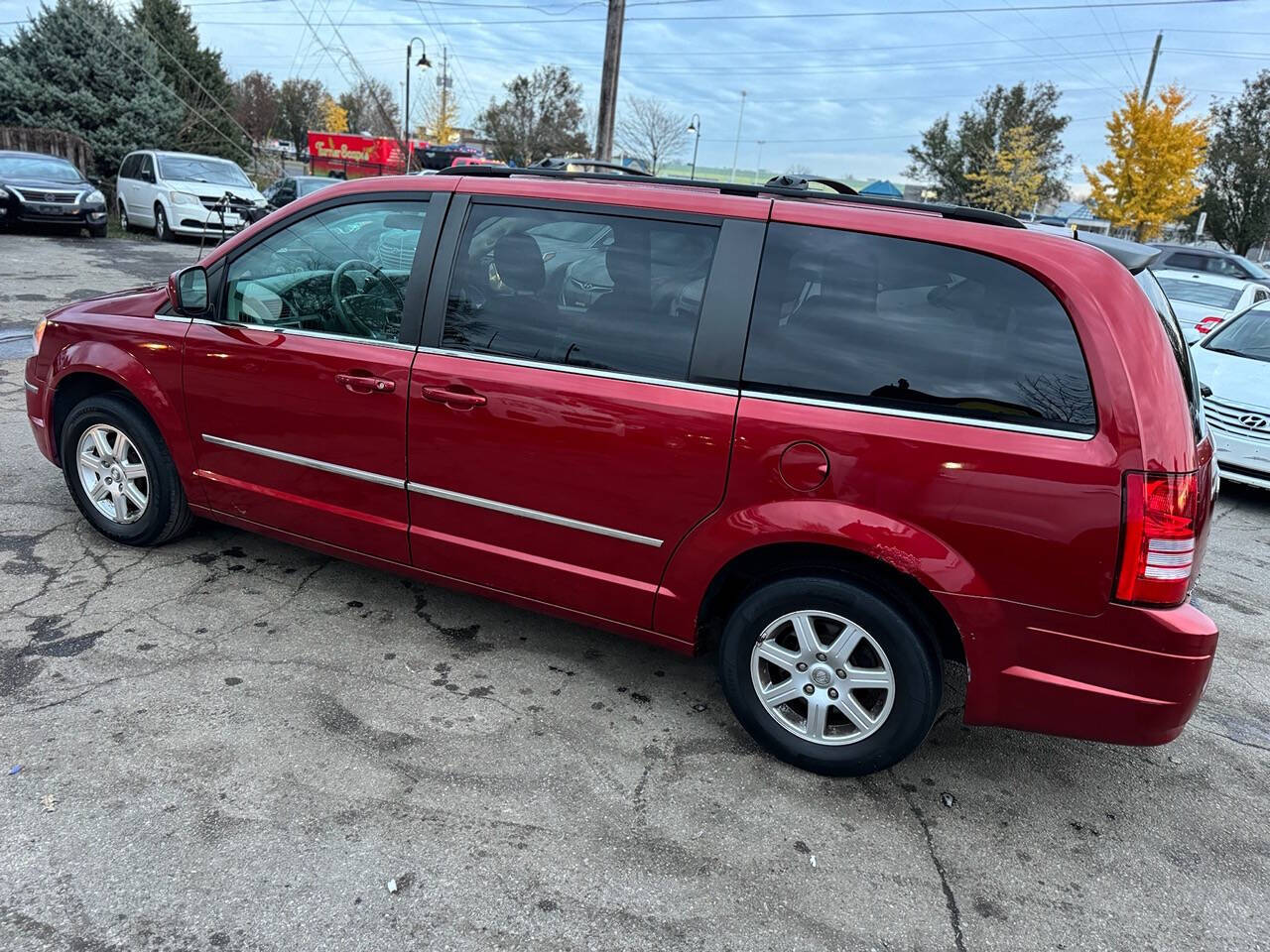 2010 Chrysler Town and Country for sale at Smart Indy Rides LLC in Indianapolis, IN