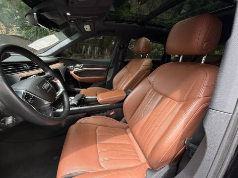 2019 Audi e-tron quattro Prestige