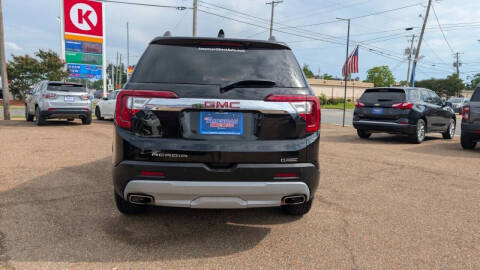 2023 GMC Acadia SLT