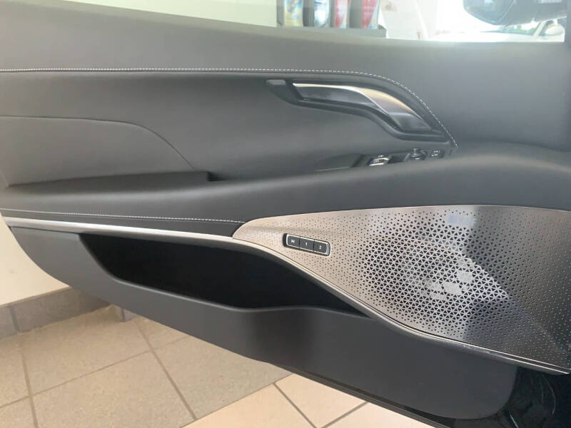 2025 Lotus Emira V6 Base