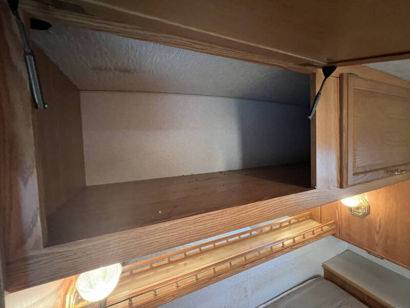 2001 Winnebago Journey 36L