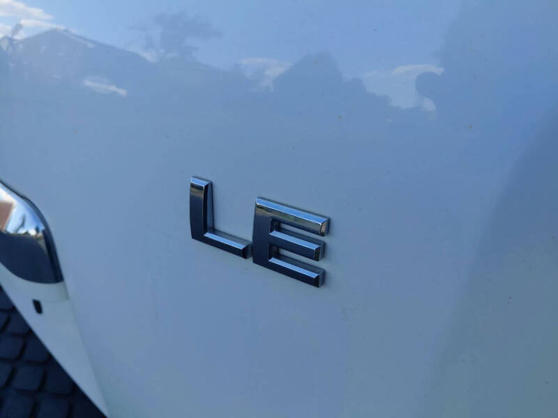 2012 Nissan Pathfinder LE