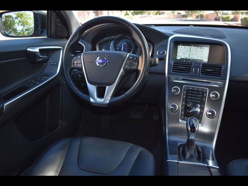 2016 Volvo XC60 T5 Drive-E Platinum