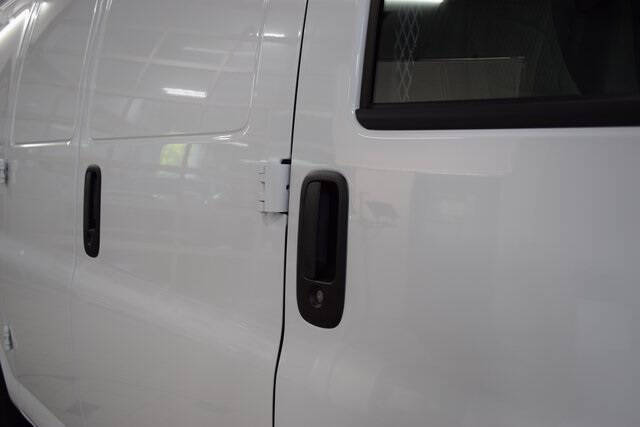 2025 Chevrolet Express 2500