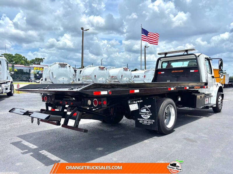 2018 Freightliner M2 106