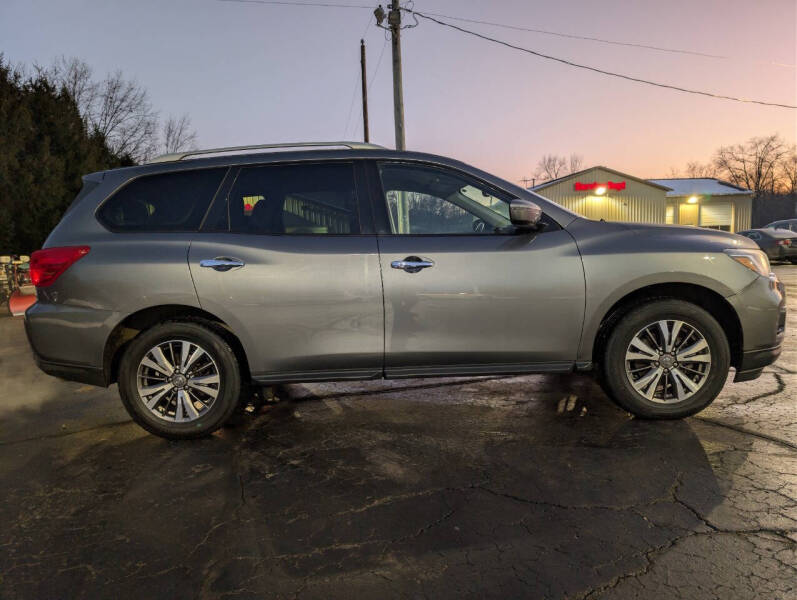 2019 Nissan Pathfinder SV