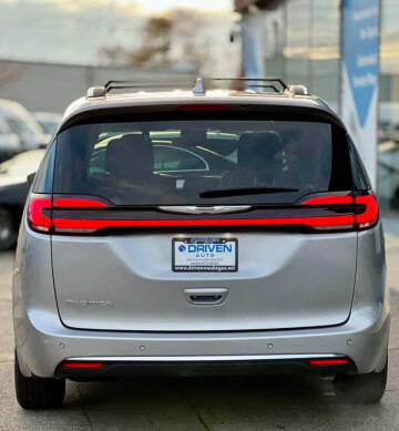 2021 Chrysler Pacifica Touring L