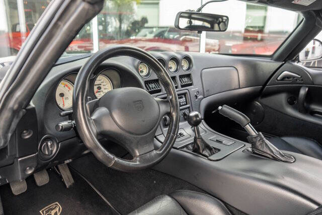 2000 Dodge Viper 17