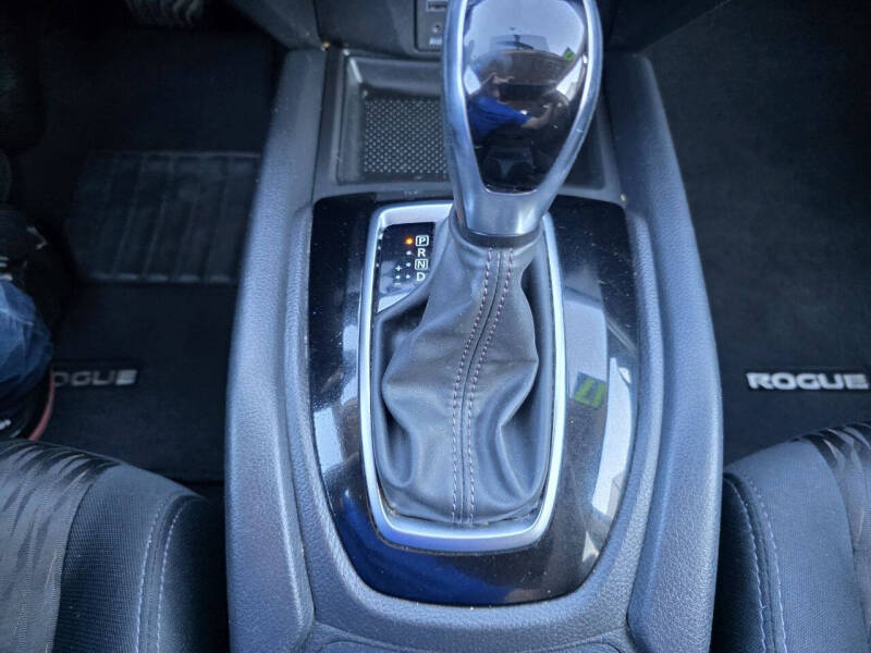 2017 Nissan Rogue SV