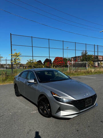 2022 Hyundai Elantra for sale at Maxima Auto Sales Corp in Malden MA