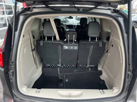 2017 Chrysler Pacifica Touring-L Plus