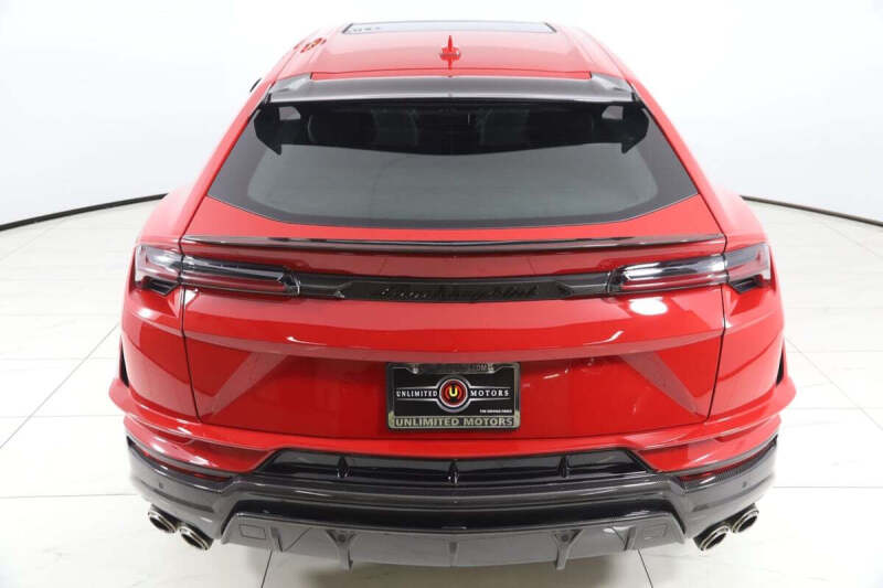 2024 Lamborghini Urus Performante