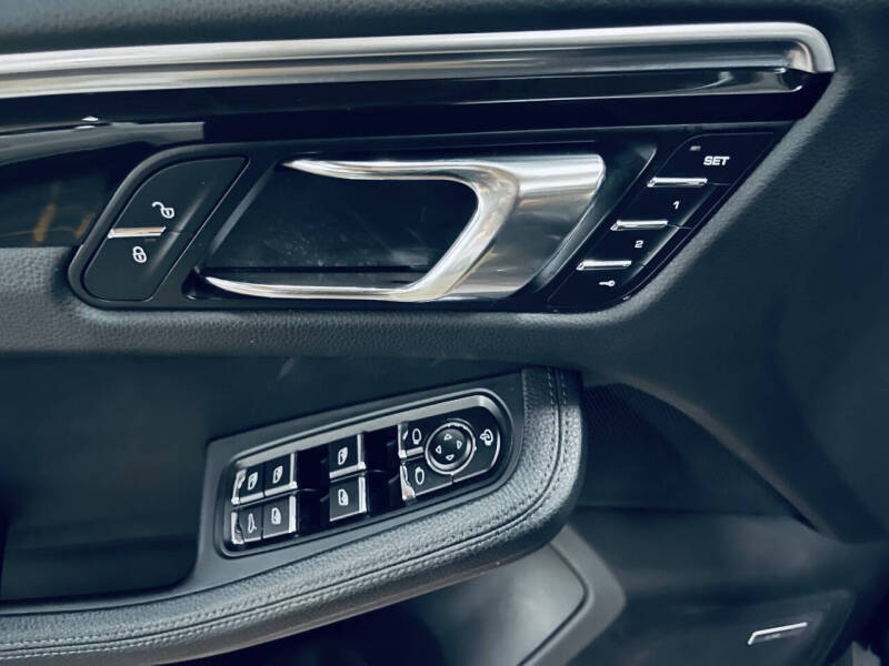 2017 Porsche Macan