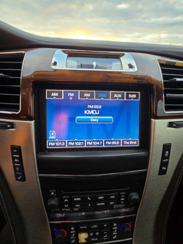 2013 Cadillac Escalade Platinum Edition