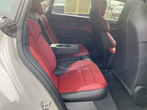 2024 Porsche Taycan GTS Sport Turismo