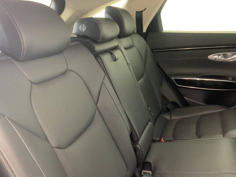 2025 Genesis GV70 2.5T Standard