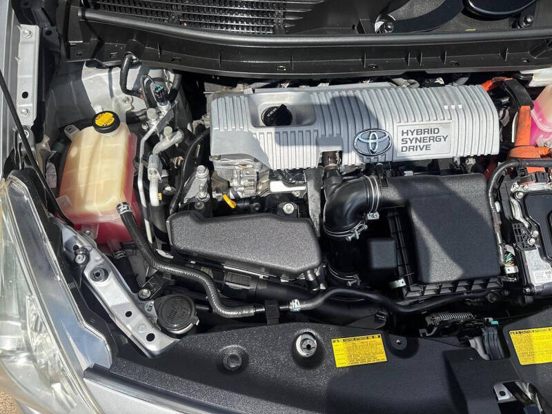 2013 Toyota Prius v Three