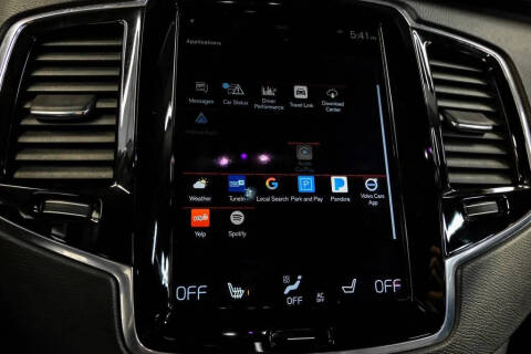 2017 Volvo XC90 T6 Momentum