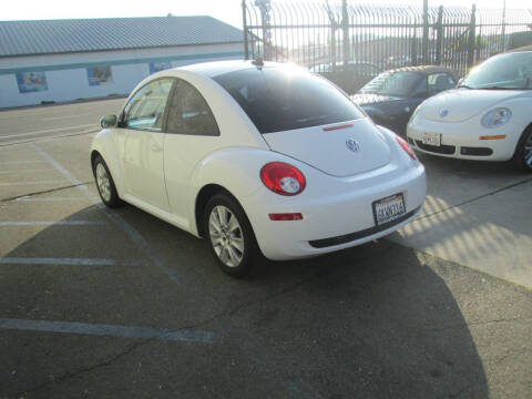 2009 Volkswagen New Beetle Base PZEV