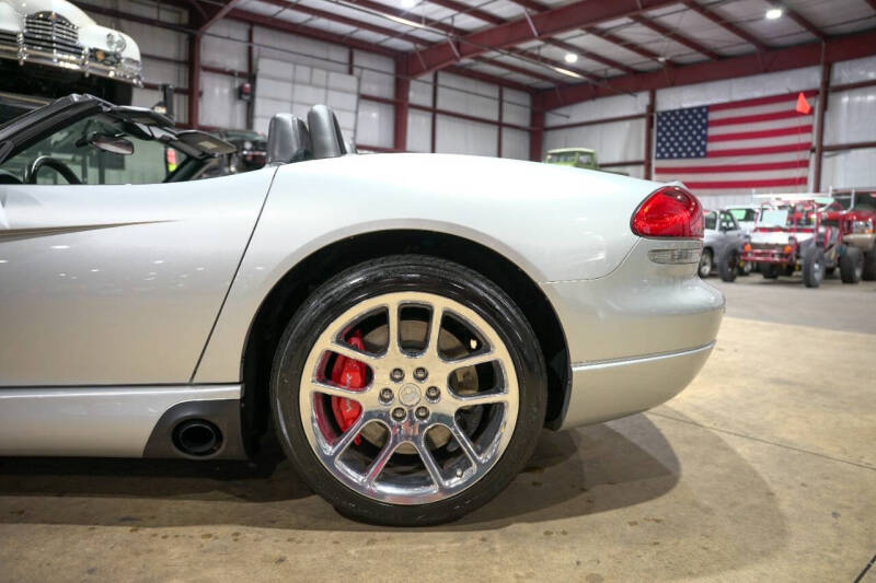 2004 Dodge Viper SRT-10