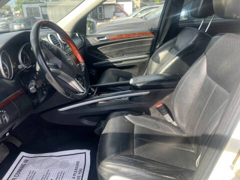 2011 Mercedes-Benz GL-Class GL 550 4MATIC